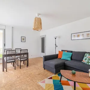 https://beautiful-1-bedroom-w-balcony-and-garden-near-lyons.hotels-rhonealpes.com